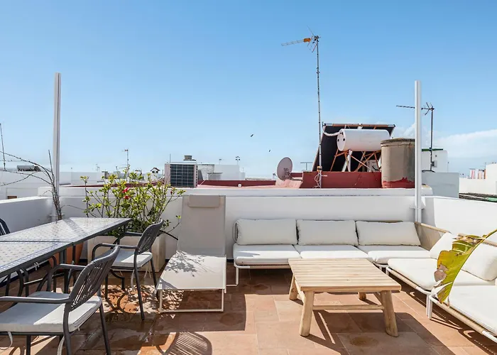 Casa Cielo Azul - En El Corazon De Conil Junto Al Mar بيت للعطل *